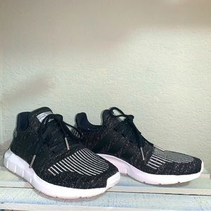Adidas Swift Run